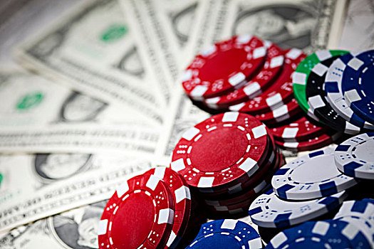 Pengguna memeriksa data penarikan akun